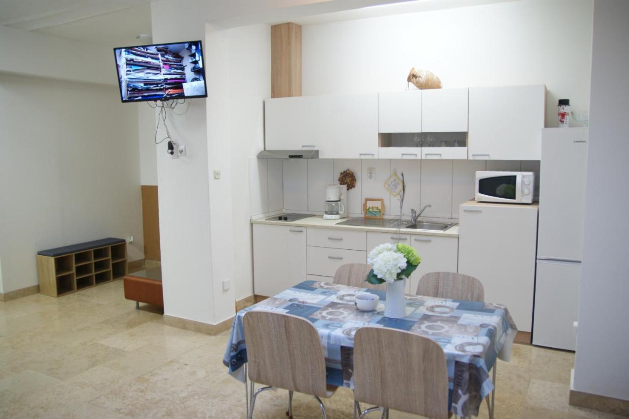 Apartman Ivana Pula Extérieur photo